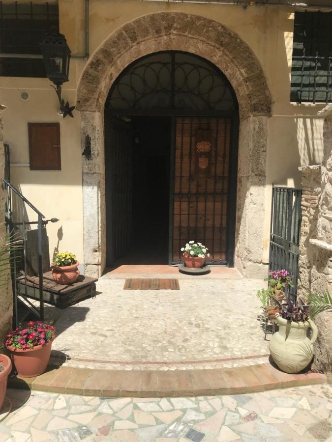 Le Prigioni Del Palazzo B&B Sora Exterior photo
