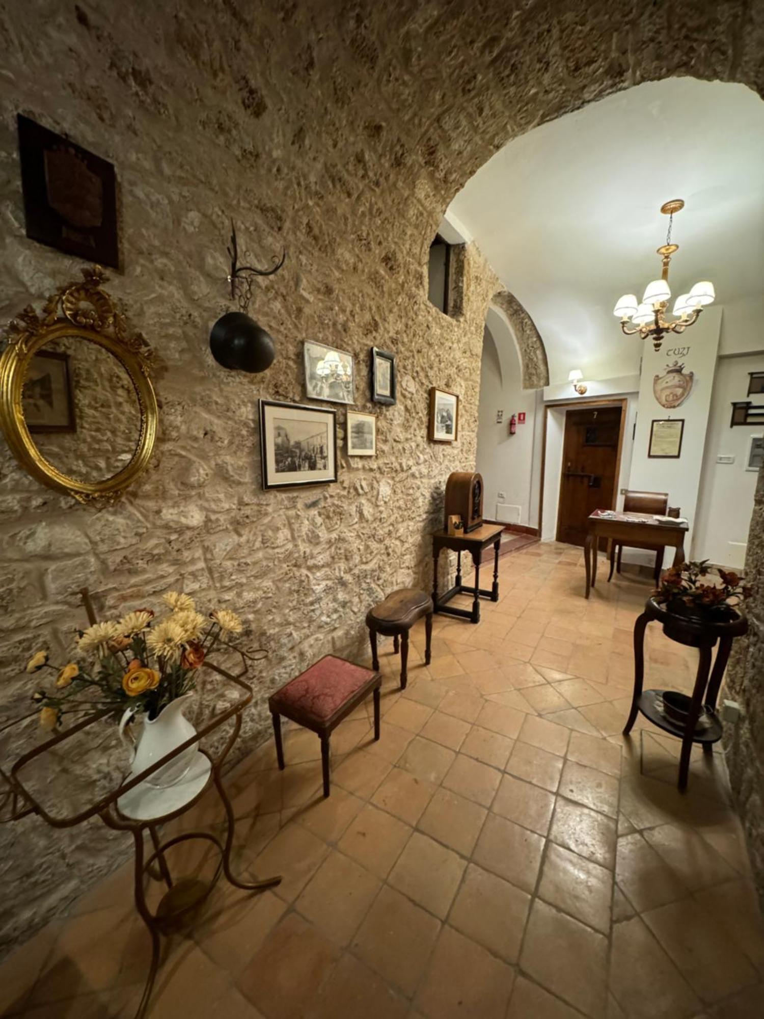 Le Prigioni Del Palazzo B&B Sora Exterior photo
